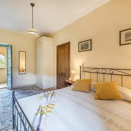 Casa Pippin 8, Emma Κορτόνα